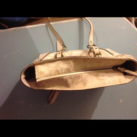 Coach - Picture 7 of 8